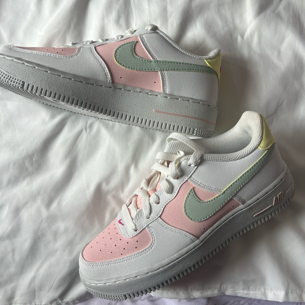 adorable pink and green nike air force 1 shoes, big kids size 6!🩷💚